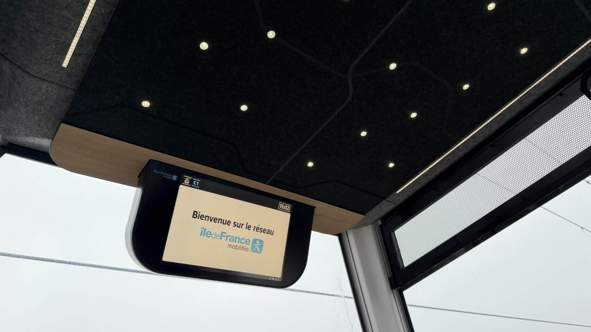 EcranInformationVoyageurs_CableC1_Lumiplan