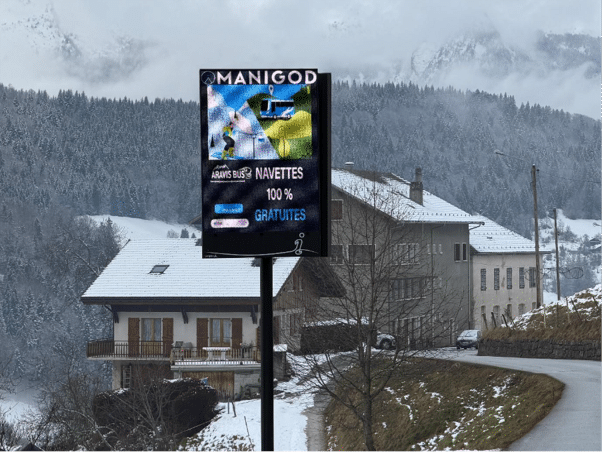 Panneau-information-Manigod_Lumiplan