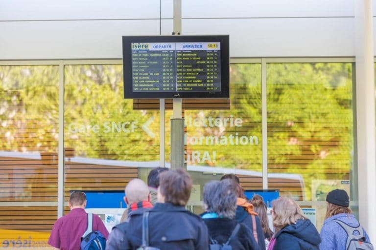 lumiplan-affichage-gare